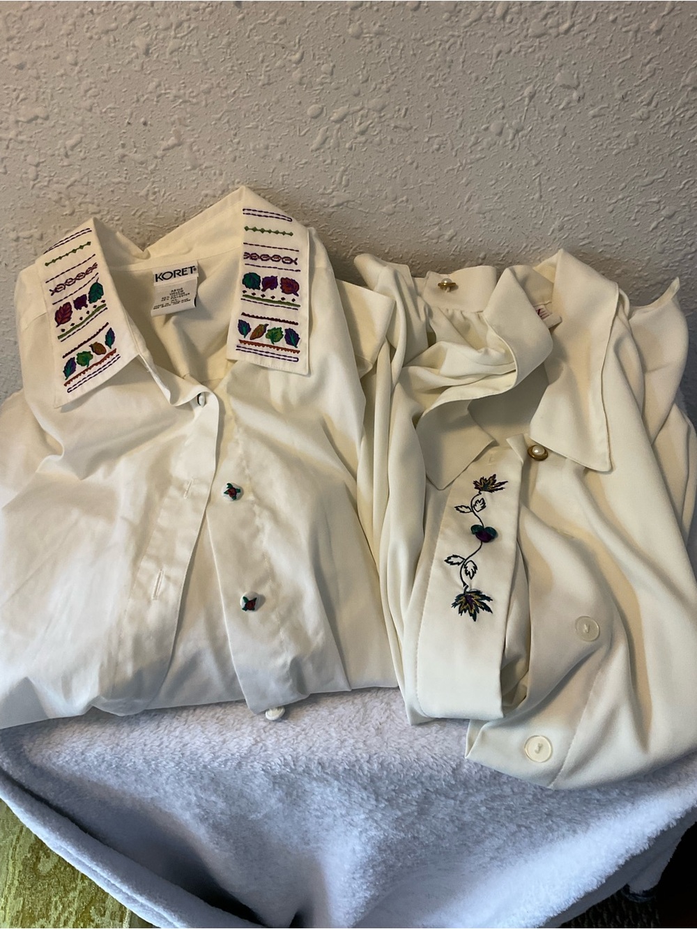 2 Vintage Koret Women's Embroidered L/S Button Down Dress Shirt Leaves